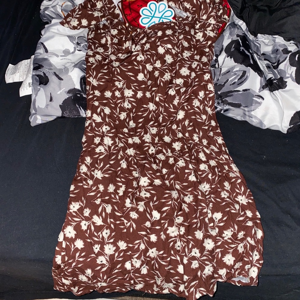 Hopes dresses - Picture 2 of 5